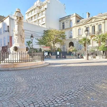 Appartement Centre, St Lazare Station, Metro, Theatre Mogador, Casino De Paris, Trianon, Moulin Rouge, Sacre Coeur, Galeries Lafayette, From 1 To 4 Guests