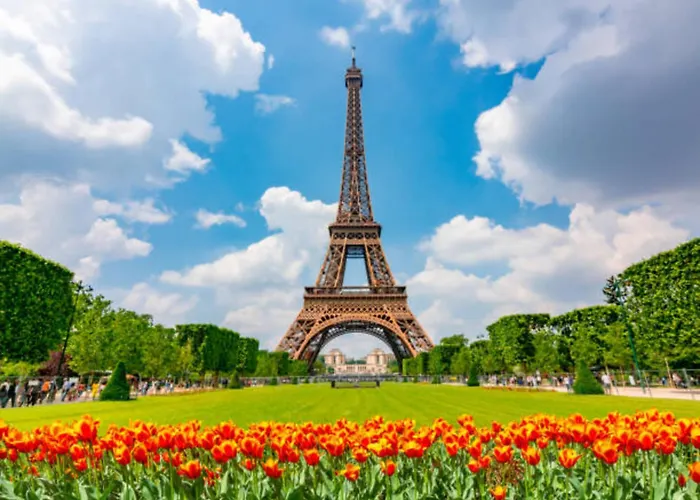 Appartement Centre, St Lazare Station, Metro, Theatre Mogador, Casino De Paris, Trianon, Moulin Rouge, Sacre Coeur, Galeries Lafayette, From 1 To 4 Guests Parijs